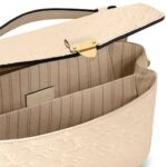 LOUIS VUITTON Pochette Metis letter embossed lock buckle opening and closing leather mailman bag, single shoulder crossbody bag, women's  cream color