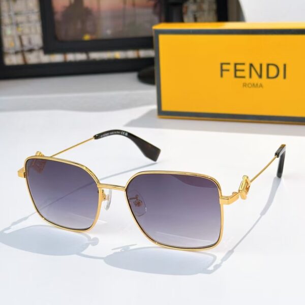 Fendi Modern Square Sunglasses – Fashion Metal Frame UV Protection