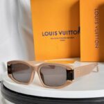 Luxury Retro Rectangle Sunglasses with Gold Accent Temples