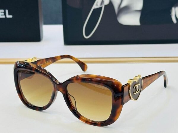 Chanel Luxury Oversized Round Sunglasses – Elegant Designer Style