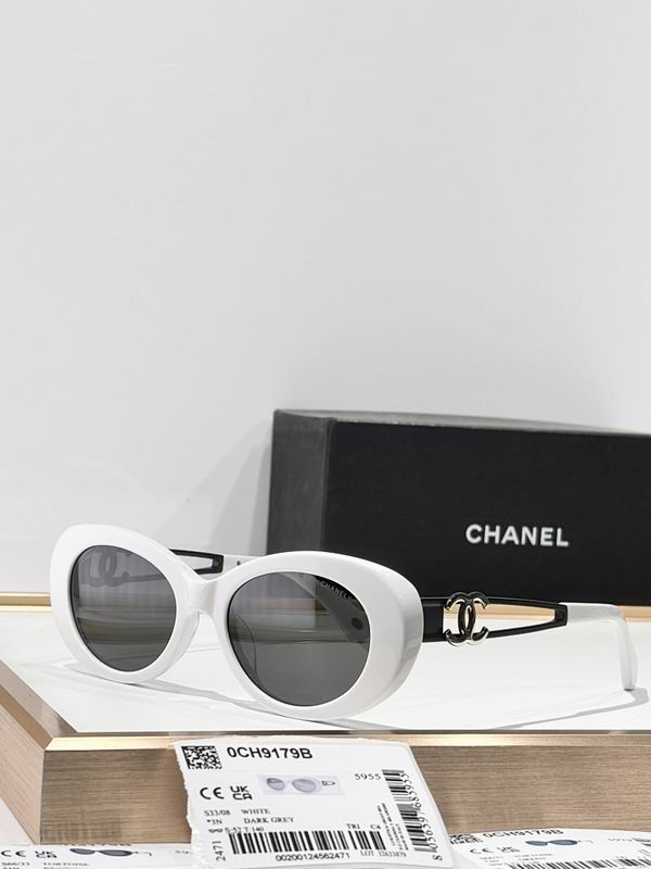 CHANEL Retro Oval Frame Sunglasses