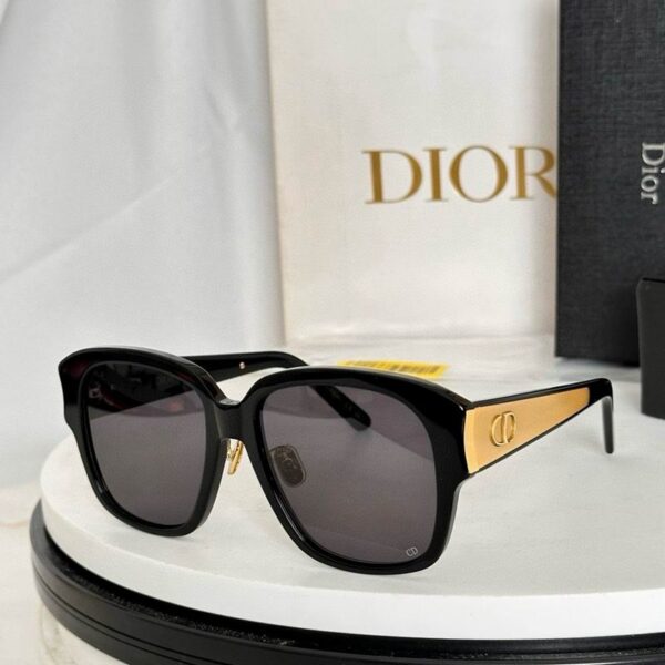 DIOR Signature Cat-Eye Sunglasses  Timeless Elegance Meets Modern Luxury