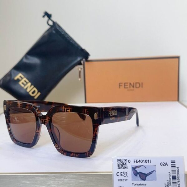 Fendi FE40101I Square Frame Sunglasses