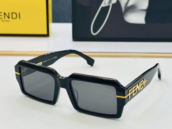 Fendi Bold Square Frame Sunglasses – Statement Logo Designer Shades