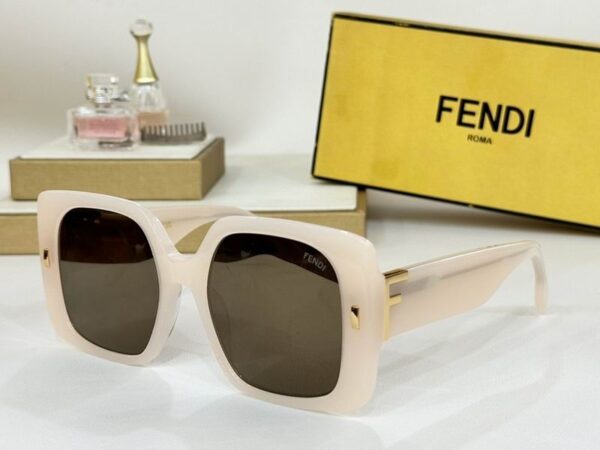 Fendi Oversized Square Sunglasses – Modern Luxury Statement