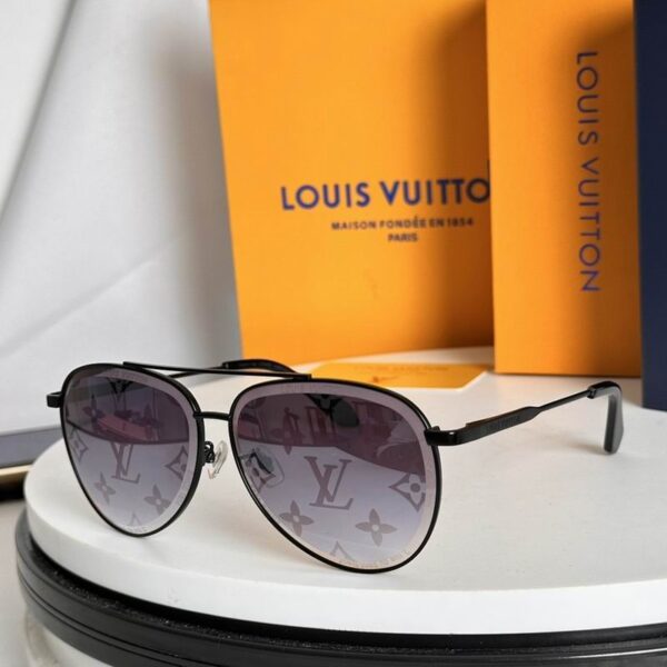 Signature Aviator Sunglasses with Gradient Lens
