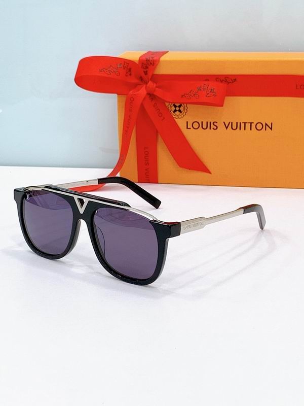 Luxury Aviator Square Sunglasses with V Metal Accent