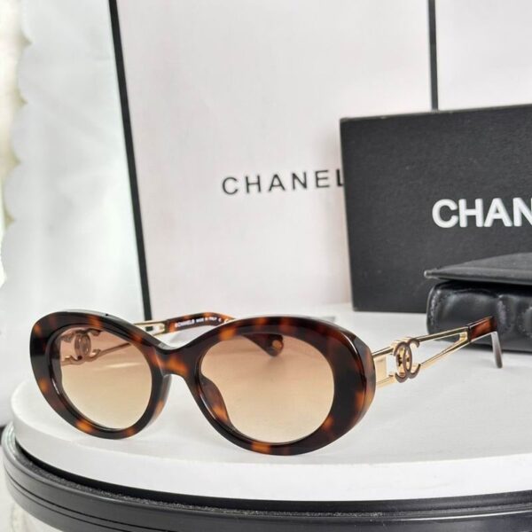 Chanel Vintage Oval Frame Sunglasses – Iconic Double CC Design