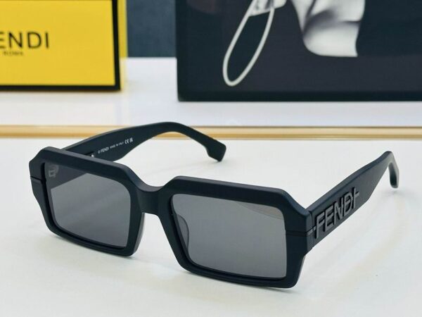Fendi Bold Square Frame Sunglasses – Statement Logo Designer Shades