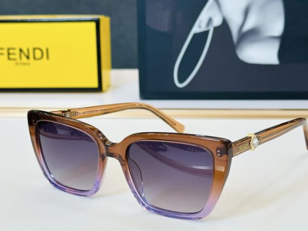 Fendi Square Gradient Sunglasses – Premium Oversized UV Protection Fashion Eyewear