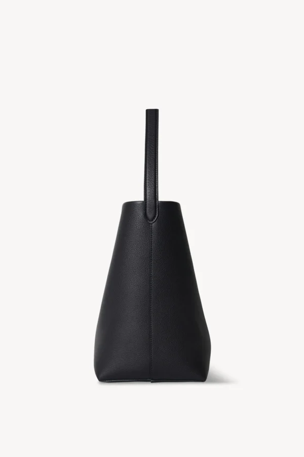 Medium N/S Park Tote Bag in Leather black