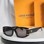 Luxury Retro Rectangle Sunglasses with Gold Accent Temples