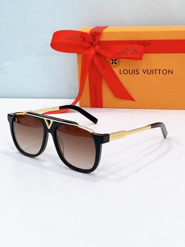 Luxury Aviator Square Sunglasses with V Metal Accent