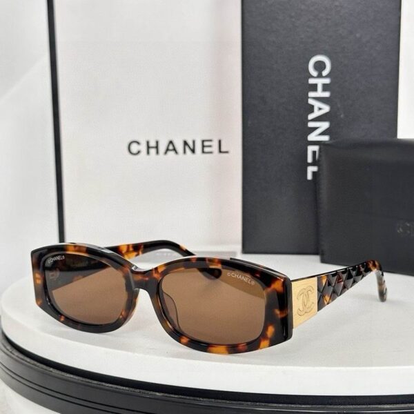 Chanel Vintage Rectangle Sunglasses – Quilted Temple CC Detail