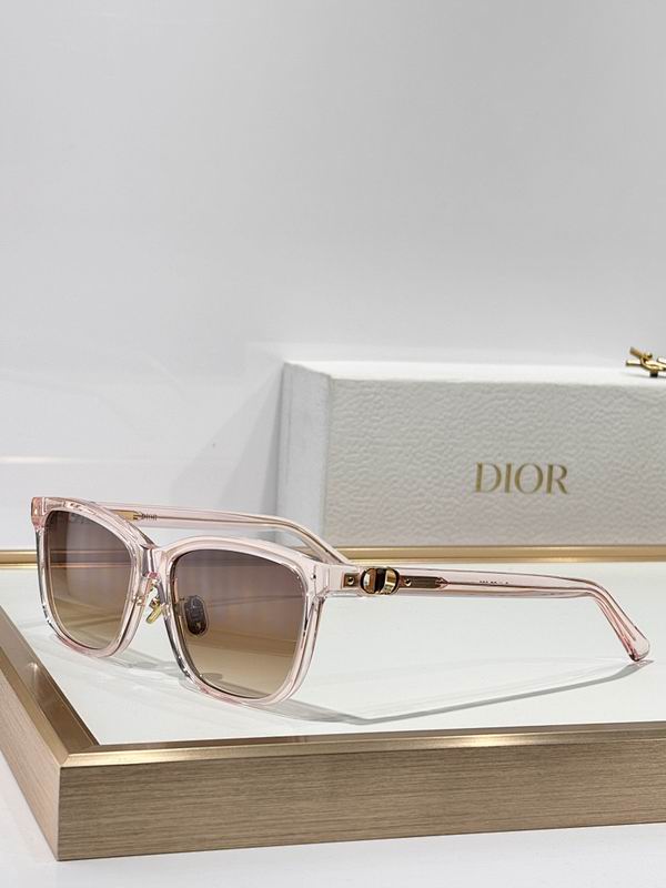 Dior Iconic Oversized Sunglasses – Timeless Luxury & Modern Edge