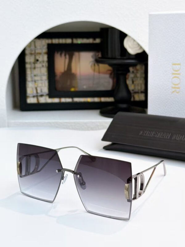 Dior CD Oversized Rimless Square Sunglasses