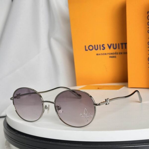 Vintage Round Metal Sunglasses – Gradient Lens Fashion Eyewear