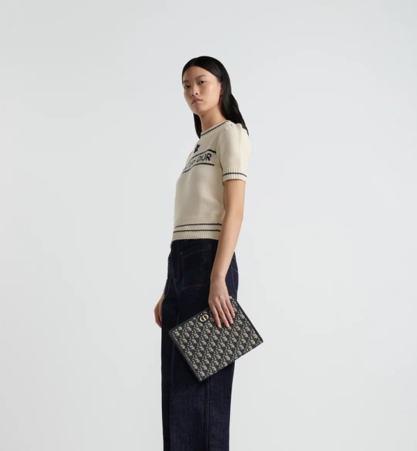 30 Montaigne Dea Pouch