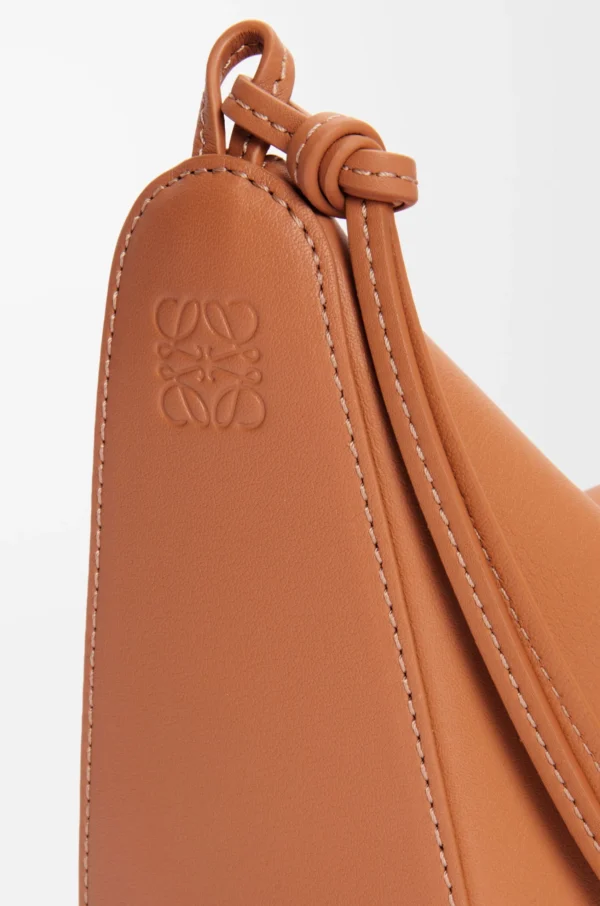 Mini Hammock hobo in classic calfskin Tan