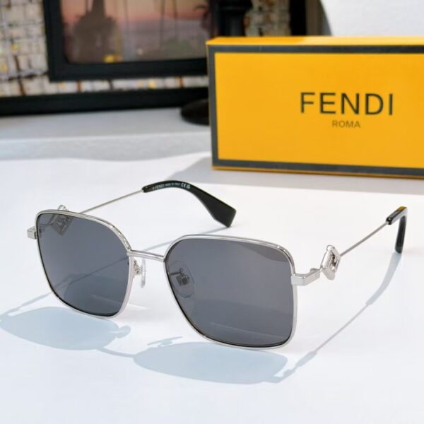 Fendi Modern Square Sunglasses – Fashion Metal Frame UV Protection