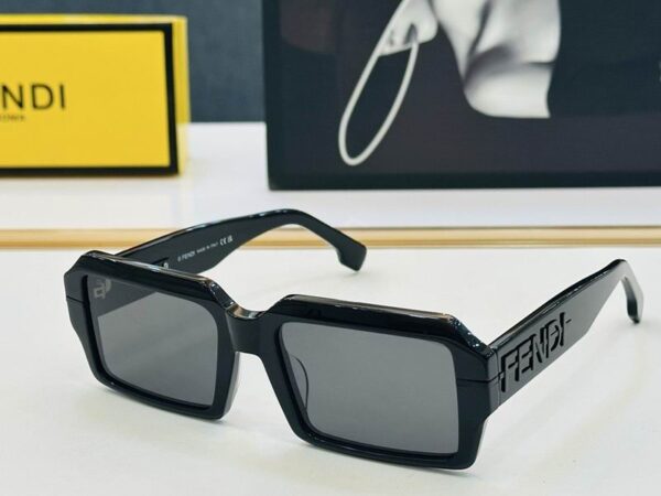Fendi Bold Square Frame Sunglasses – Statement Logo Designer Shades