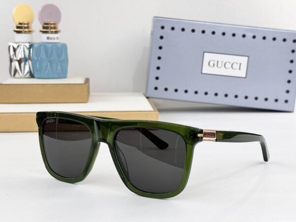 Luxury Square Frame Sunglasses – Classic Modern Style UV400