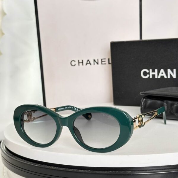 Chanel Vintage Oval Frame Sunglasses – Iconic Double CC Design