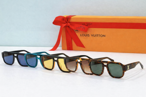Louis Vuitton Luxury Square Frame Fashion Sunglasse