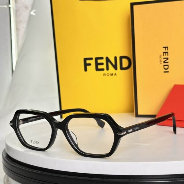 Fendi Statement Geometric Sunglasses