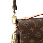 LOUIS VUITTONPochette Metis EW Women's Small Messenger Bag (Monogram)