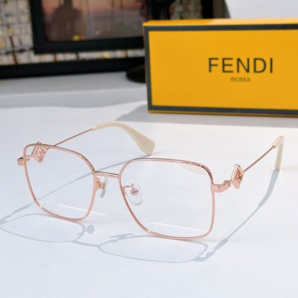 Fendi Modern Square Sunglasses – Fashion Metal Frame UV Protection