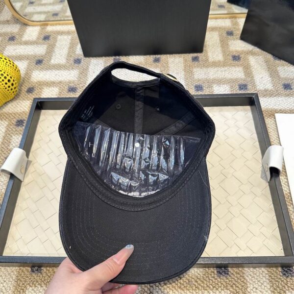 Luxury designer retro letter baseball cap embroidered unisex adjustable dad cap