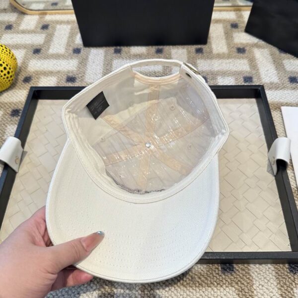 Luxury designer retro letter baseball cap embroidered unisex adjustable dad cap