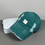 Luxury designer retro washed worn-out smiling baseball cap for both men and women, adjustable street dad hat