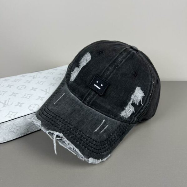 Luxury designer retro washed worn-out smiling baseball cap for both men and women, adjustable street dad hat
