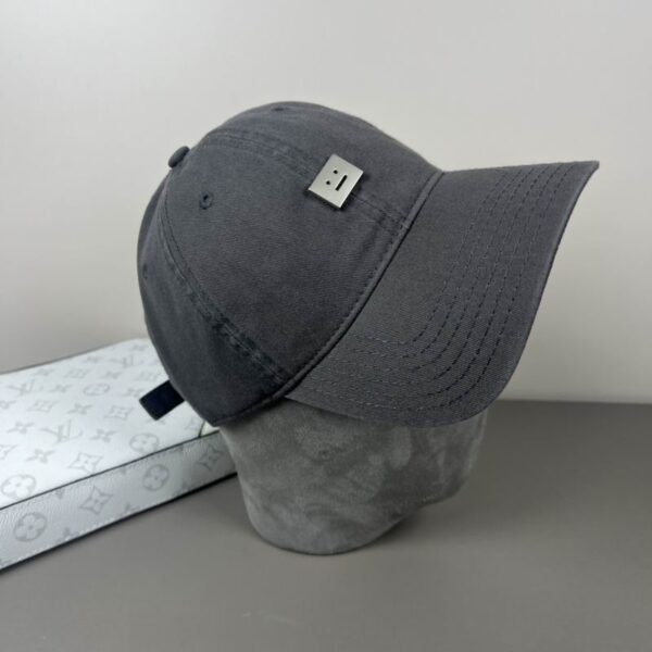 Luxury designer retro washed baseball cap for men and women, casual smiley face metal adjustable sports cap