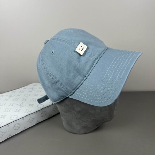 Luxury designer retro washed baseball cap for men and women, casual smiley face metal adjustable sports cap