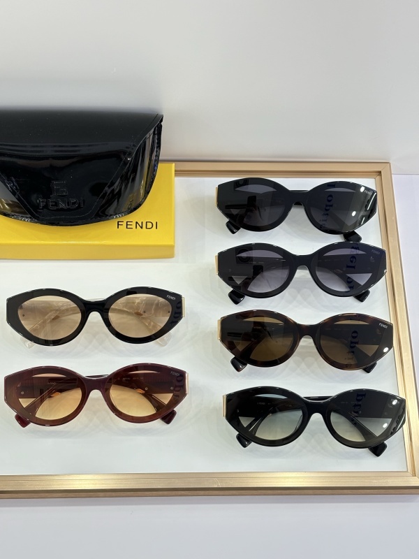 Fendi Oversized Logo Statement Sunglasses