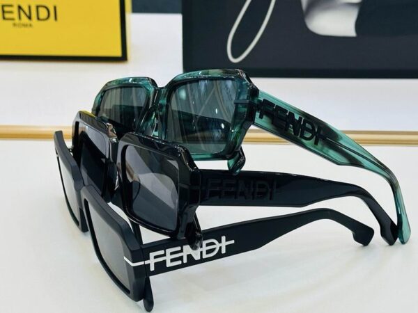 Fendi Bold Square Frame Sunglasses – Statement Logo Designer Shades