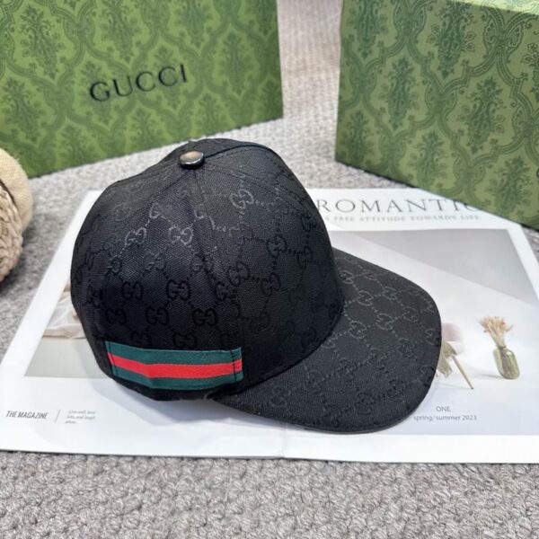 Luxury designer striped two tone baseball cap for men and women, fashionable outdoor travel sun hat