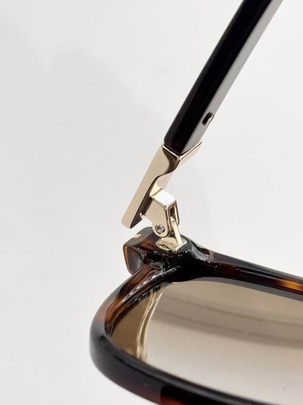 Classic Square Sunglasses – Premium Acetate Frame