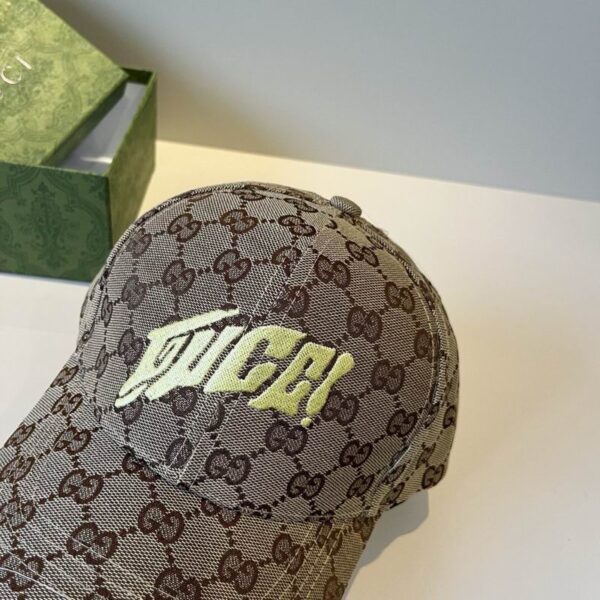 Designer fashion street print logo baseball cap with graffiti decoration unisex letter jacquard adjustable design