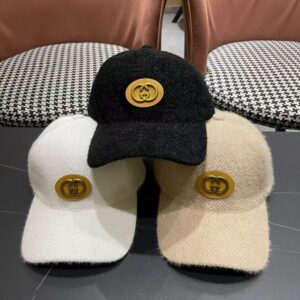 Luxury designer high-end fashion metal badge hat plush baseball cap men's and women's comfortable hat