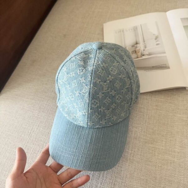 Designer retro denim hat suitable for both men and women, adjustable texture letter premium baseball cap