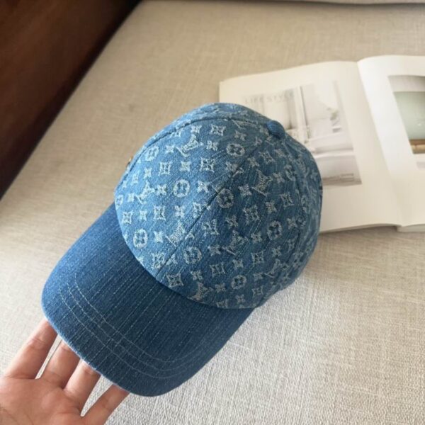 Designer retro denim hat suitable for both men and women, adjustable texture letter premium baseball cap