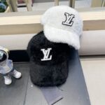 Luxury designer plush fashion trend baseball suitable for both men and women, comfortable casual hat