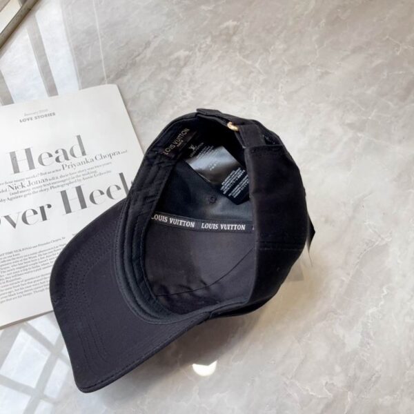 Luxury designer fashionable letter baseball cap with adjustable unisex sports sun protection cap