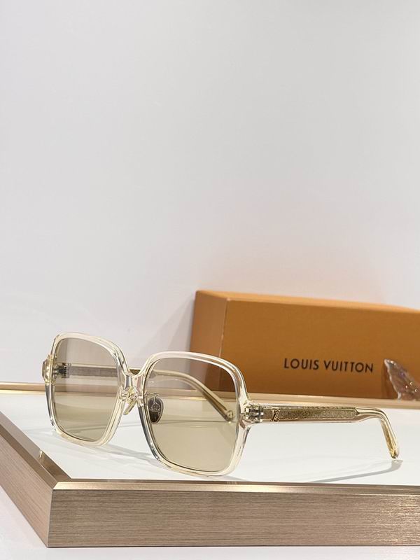 Louis Vuitton LV Elegant Oversized Square Sunglasses