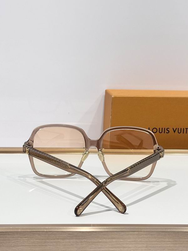 Louis Vuitton LV Elegant Oversized Square Sunglasses