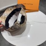 Luxury designer washed letter fashionable baseball cap, adjustable casual sports cap suitable for both men and women